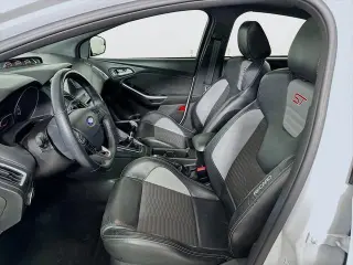 Ford Focus 2017 ST 4 puertas Hatchback