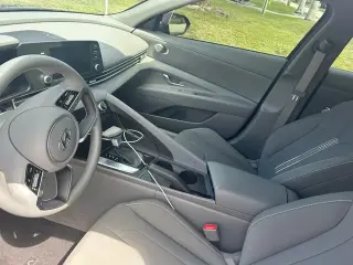 2023 Elantra SEL