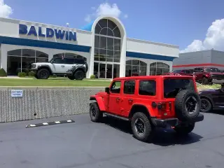 Jeep Wrangler Unlimited 2018 4x4 Rubicon 4 puertas SUV (lanzamiento a mitad de año)