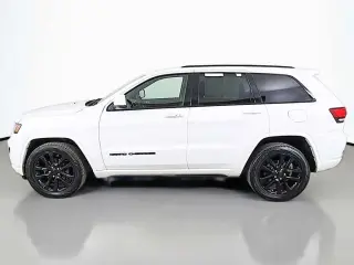 Jeep Grand Cherokee 2018 4x4 Laredo 4 puertas SUV