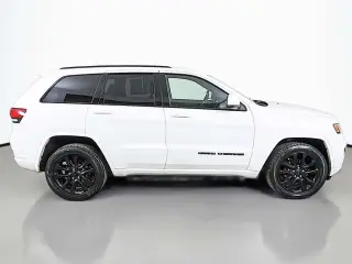 Jeep Grand Cherokee 2018 4x4 Laredo 4 puertas SUV