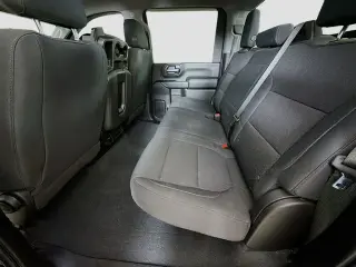 Chevrolet Silverado 2500HD 2021 4x4 Custom 4 puertas Cabina Crew SB