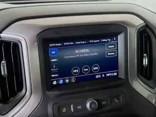 Chevrolet Silverado 2500HD 2021 4x4 Custom 4 puertas Cabina Crew SB