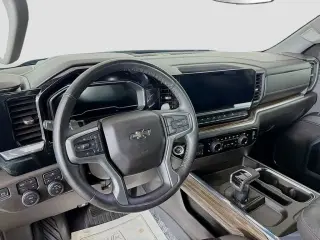 Chevrolet Silverado 1500 2024 4x4 RST 4 puertas Cabina Crew 5.8 pies. Caja corta