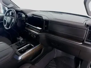Chevrolet Silverado 1500 2024 4x4 RST 4 puertas Cabina Crew 5.8 pies. Caja corta