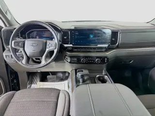 Chevrolet Silverado 1500 2024 4x4 RST 4 puertas Cabina Crew 5.8 pies. Caja corta