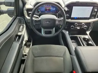 Ford F-150 2024 4x2 XLT 4 puertas SuperCrew 5.5 pies. SB