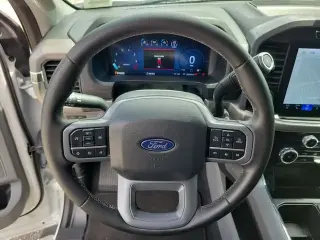 Ford F-150 2024 4x2 XLT 4 puertas SuperCrew 5.5 pies. SB