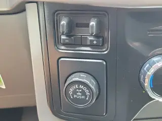 Ford F-150 2024 4x2 XLT 4 puertas SuperCrew 5.5 pies. SB