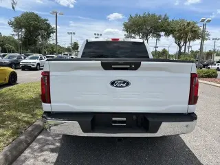 Ford F-150 2024 4x2 XLT 4 puertas SuperCrew 5.5 pies. SB