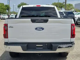Ford F-150 2024 4x2 XLT 4 puertas SuperCrew 5.5 pies. SB