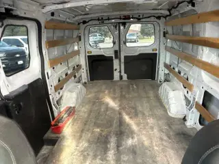 Furgoneta de Carga Ford Transit 2022 250 3 puertas SWB Techo Bajo