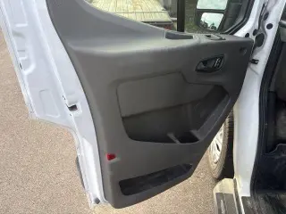 Furgoneta de Carga Ford Transit 2022 250 3 puertas SWB Techo Bajo