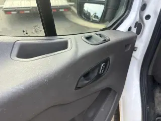 Furgoneta de Carga Ford Transit 2022 250 3 puertas SWB Techo Bajo