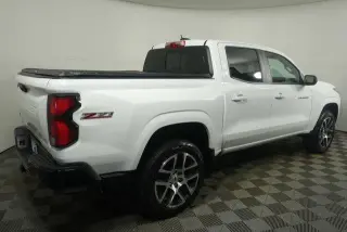 Chevrolet Colorado 2023 4x4 Z71 4 puertas Crew Cab 5 pies. SB