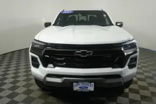 Chevrolet Colorado 2023 4x4 Z71 4 puertas Crew Cab 5 pies. SB