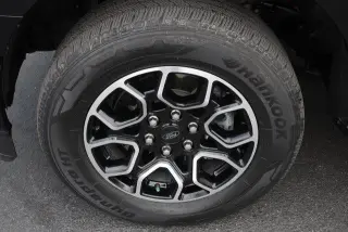 Ford F-150 2023 4x2 XLT 4 puertas SuperCrew 5.5 pies. SB