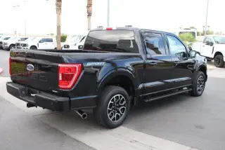 Ford F-150 2023 4x2 XLT 4 puertas SuperCrew 5.5 pies. SB