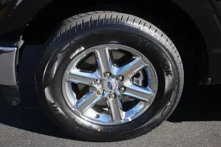 Ford F-150 2025 4x2 XLT 4 puertas SuperCrew 5.5 pies SB