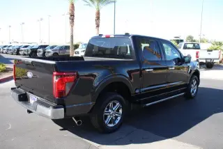 Ford F-150 2025 4x2 XLT 4 puertas SuperCrew 5.5 pies SB