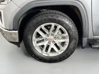 GMC Sierra 1500 Limited 2022 4x4 SLT Cabina Crew 4 puertas 5.8 pies. Caja corta