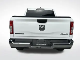Ram 1500 2023 4x4 Big Horn 4 puertas Cabina Crew 5.6 pies. Pickup SB