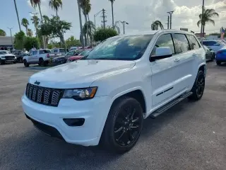 Jeep Grand Cherokee 2021 4x2 Laredo E 4 puertas SUV