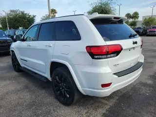Jeep Grand Cherokee 2021 4x2 Laredo E 4 puertas SUV