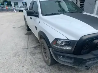 Ram 1500 Classic 2023 4x2 SLT Cabina Cuádruple 4 puertas 6.3 pies. Caja Corta Pickup