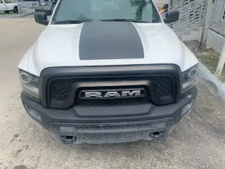 Ram 1500 Classic 2023 4x2 SLT Cabina Cuádruple 4 puertas 6.3 pies. Caja Corta Pickup