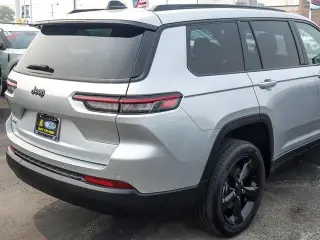 Jeep Grand Cherokee L 2024 4x4 Laredo 4 puertas SUV