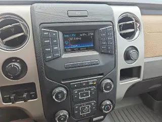 Ford F-150 2013 4x2 XLT 4 puertas SuperCrew Styleside 5.5 pies. SB