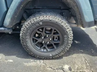 Jeep Gladiator 2024 4x4 Sport 4 puertas Cabina Crew 5.0 pies SB