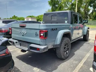 Jeep Gladiator 2024 4x4 Sport 4 puertas Cabina Crew 5.0 pies SB