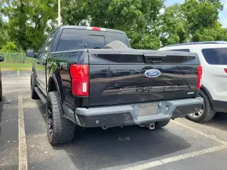 Ford F-150 2020 4x4 Lariat 4 puertas SuperCrew 5.5 pies. SB