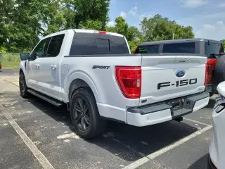 Ford F-150 2023 4x2 XLT 4 puertas SuperCrew 6.5 pies. SB