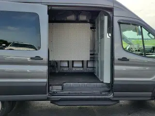Ford Transit 2022 350 HD 3 puertas LWB Techo Alto DRW Furgón de Carga Extendido con GVWR de 11,000 lb