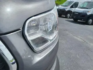 Ford Transit 2022 350 HD 3 puertas LWB Techo Alto DRW Furgón de Carga Extendido con GVWR de 11,000 lb