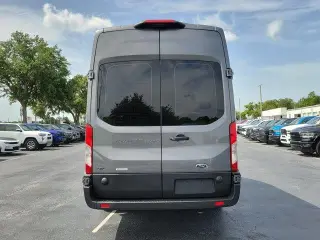 Ford Transit 2022 350 HD 3 puertas LWB Techo Alto DRW Furgón de Carga Extendido con GVWR de 11,000 lb