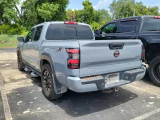 Nissan Frontier 2023 4x2 S 4 puertas Cabina Doble 5 pies. SB