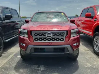 Nissan Frontier 2024 4x2 S 4 puertas Crew Cab 5 pies. SB