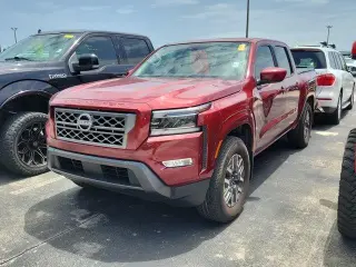 Nissan Frontier 2024 4x2 S 4 puertas Crew Cab 5 pies. SB
