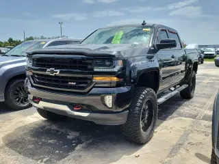 Chevrolet Silverado 1500 2018 4x4 LT 4 puertas Cabina Crew 5.8 pies. Caja corta