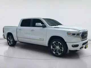 Ram 1500 2021 4x2 Limited 4 puertas Cabina Crew 5.6 pies. Caja corta Pickup