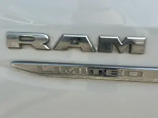 Ram 1500 2021 4x2 Limited 4 puertas Cabina Crew 5.6 pies. Caja corta Pickup