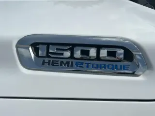 Ram 1500 2021 4x2 Limited 4 puertas Cabina Crew 5.6 pies. Caja corta Pickup