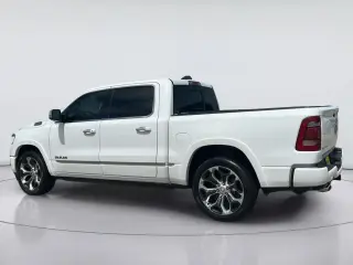 Ram 1500 2021 4x2 Limited 4 puertas Cabina Crew 5.6 pies. Caja corta Pickup