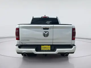 Ram 1500 2021 4x2 Limited 4 puertas Cabina Crew 5.6 pies. Caja corta Pickup