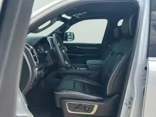 Ram 1500 2021 4x2 Limited 4 puertas Cabina Crew 5.6 pies. Caja corta Pickup