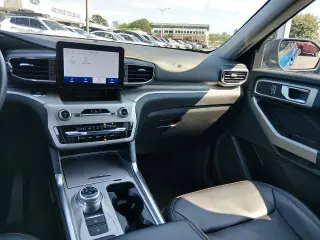 Ford Explorer 2023 XLT 4 puertas SUV